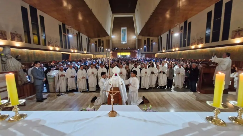 Durante la Misa Crismal, presidida por el obispo, se consagrarán los óleos utilizados en los sacramentos y el clero diocesano renovará sus promesas en una de las ceremonias más significativas del calendario litúrgico., Diócesis Santa María de Los Ángeles