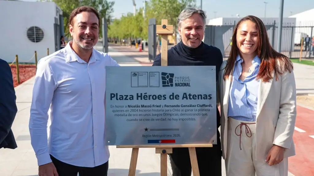 Nicolás Massú y Fernando González participaron en la inauguración del espacio que lleva su nombre, recordando la histórica medalla de oro obtenida en Atenas 2004, primer título olímpico en la historia de Chile., Instituto Nacional de Deportes Chile