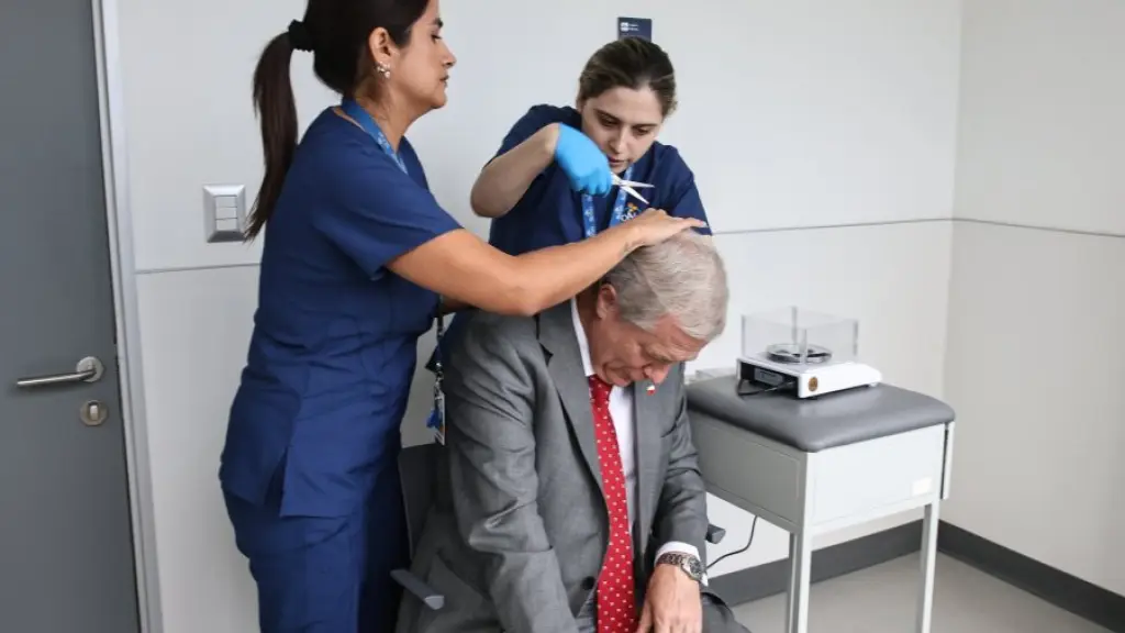 El Mandatario cerró su anuncio con un emplazamiento directo a la clase política, instando a replicar su decisión de someterse a controles., Aton