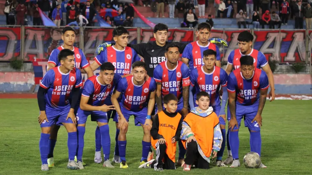 Hinchas de Iberia se preparan para colmar el Estadio Municipal de Los Ángeles en la presentación del plantel 2026, en una jornada marcada por la emoción, el reencuentro y la ilusión de una nueva temporada, La Tribuna