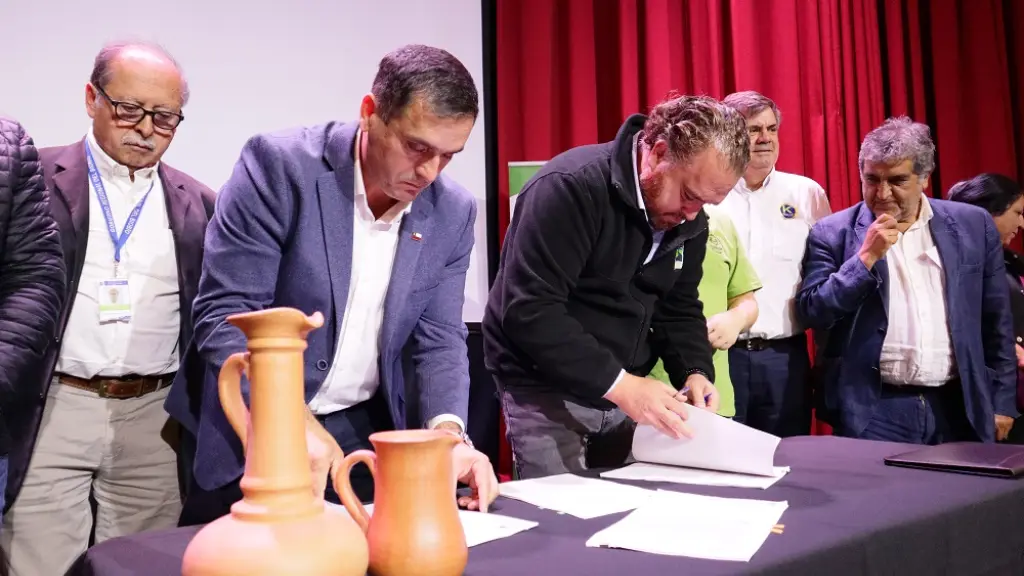 El Gobernador Regional Sergio Giacaman resaltó la calidad de las propuestas presentadas por la comuna, orientadas a mejorar la convivencia y la salud de los vecinos., Gobierno Regional