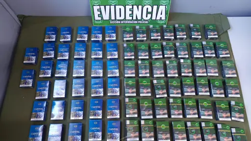 Arrestan a cuatro prófugos de la justicia y a sujeto por contrabando de cigarrillos en Los Ángeles