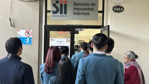 Estudiantes del Liceo Comercial Diego Portales realizan pasantía en el SII de Los Ángeles