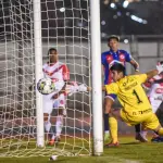 El momento justo del primer gol en la fría tarde otoñal, el primero de Iberia en los pies de Diego Muñoz, La Tribuna