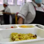 El documento —impulsado por el ministro Jorge Quiroz— incluía cerca de 15 iniciativas sujetas a evaluación, entre ellas el PAE, lo que encendió las alertas en el sector educativo y laboral vinculado al sistema., La Tercera