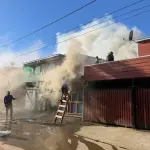 Cuatro carros de Bomberos de Mulchén combaten incendio en vivienda , Reportero Mulchén