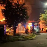 Dos casas con pérdida total y una con daños parciales dejó incendio en Mulchén, La Tribuna 