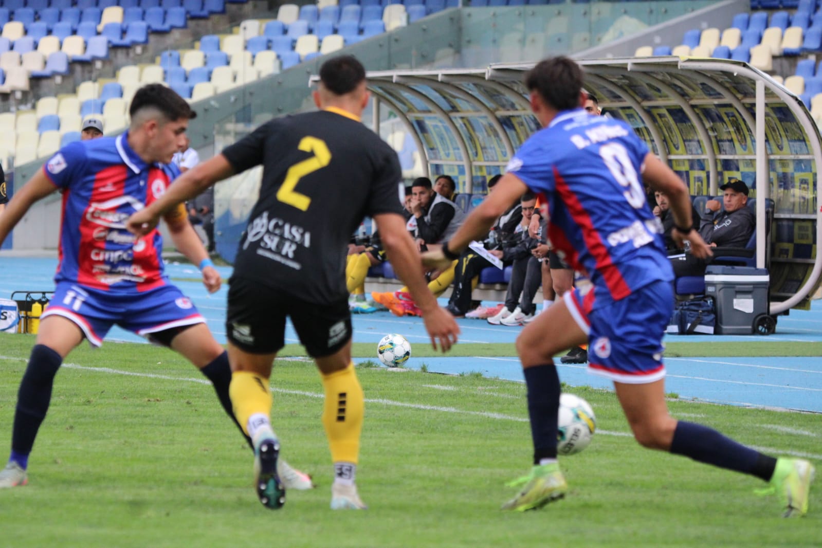 Iberia no logró sobreponerse al golpe anímico y cayó ante Fernández Vial en un duelo donde la efectividad local marcó la diferencia / La Tribuna