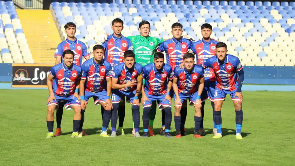 Iberia no logró sobreponerse al golpe anímico y cayó ante Fernández Vial en un duelo donde la efectividad local marcó la diferencia / La Tribuna