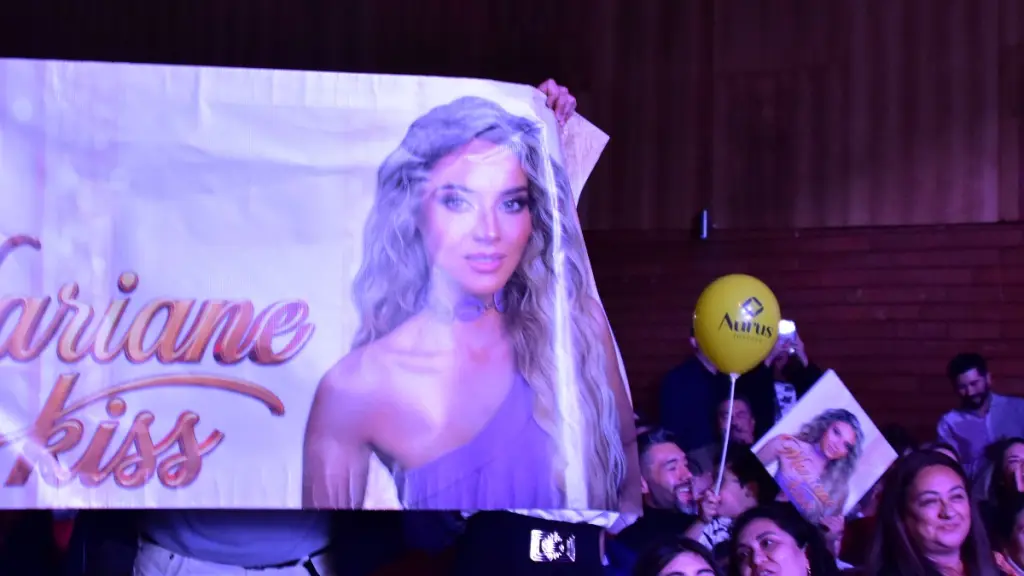 El público apoyó a sus candidatas. Aquí un cartel de Mariene Kiss, la flamante ganadora | Sebastián Lavoz