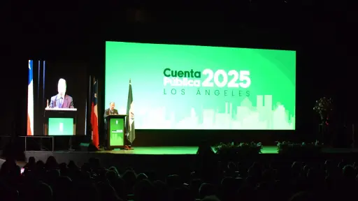 Alcalde de Los Ángeles rindió Cuenta Pública 2025 ante alta asistencia en Teatro Municipal