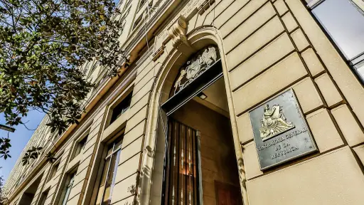 Contraloría fija instrucciones para aplicar controles de drogas a altas autoridades del Estado