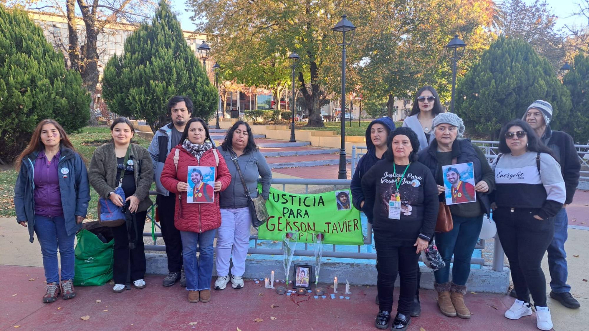 Con globos y silbatos: familia de Gerson Jara se manifestó en defensa de su memoria en Los Ángeles