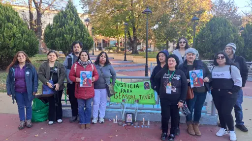 Con globos y silbatos: familia de Gerson Jara se manifestó en defensa de su memoria en Los Ángeles
