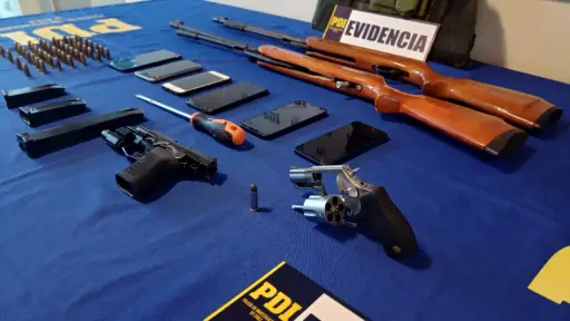 Arrestan a tres personas vinculadas a violento robo a departamento en Los Ángeles