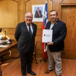 Alcalde Osses presenta propuesta al Ministro Campos, Municipalidad de Santa Bárbara