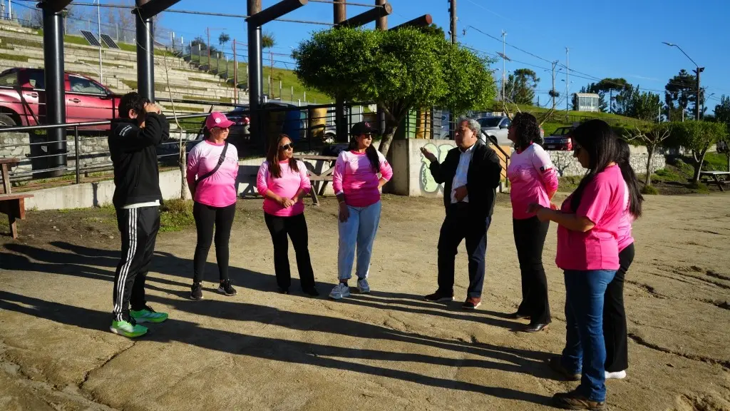 Apoyo municipal de Laja a mujeres sobrevivientes de cáncer de mama que representará a Chile en Mundial de Botes Dragón en Francia | Municipalidad de Laja