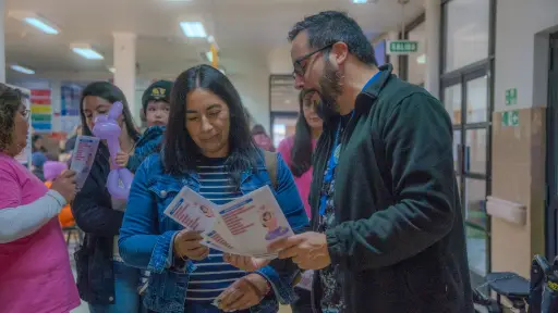 Con actividad comunitaria conmemoran el Día Mundial de la Fibromialgia en Los Ángeles