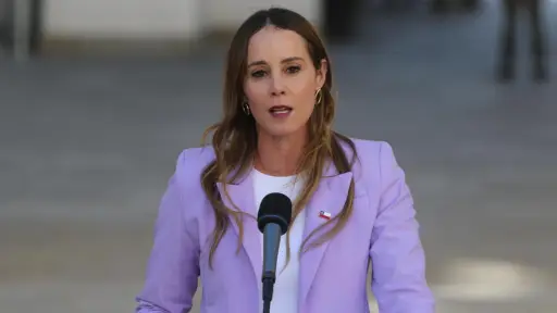 Ministra Sedini marca distancia con el PC: No es la forma de hacer política.