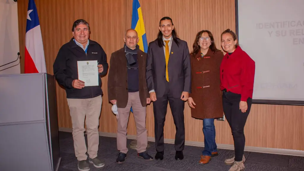 Presentación trabajo de tesis / Cedida
