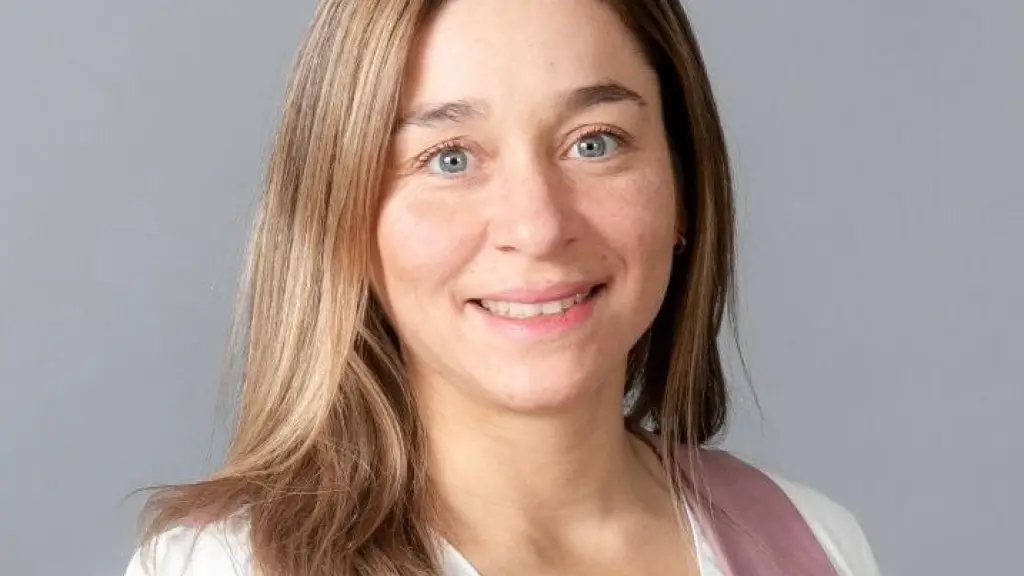 Agustina Davis, Cedida