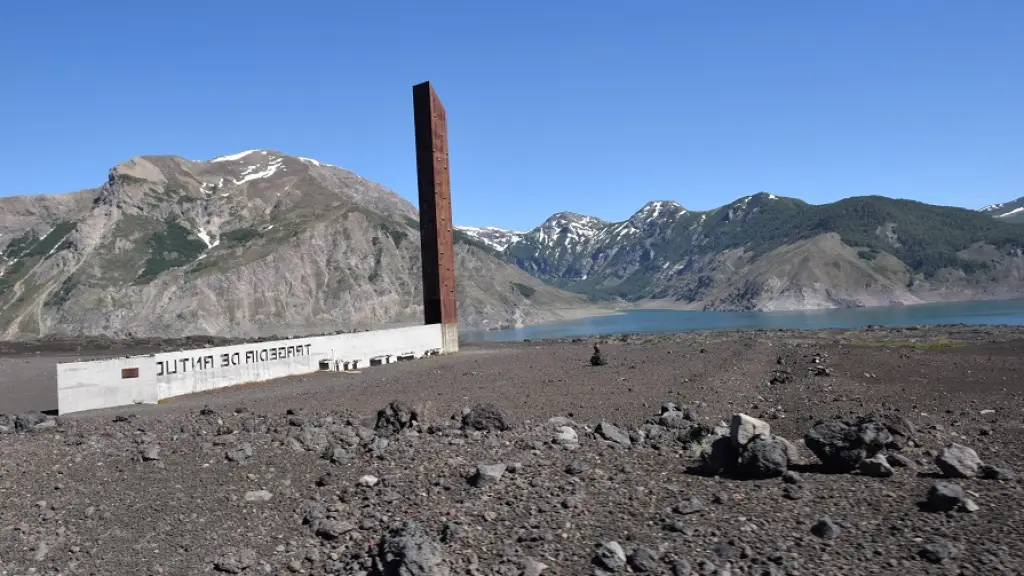 Memorial Mártires de Antuco, en Parque Nacional Laguna del Laja, Archivo La Tribuna