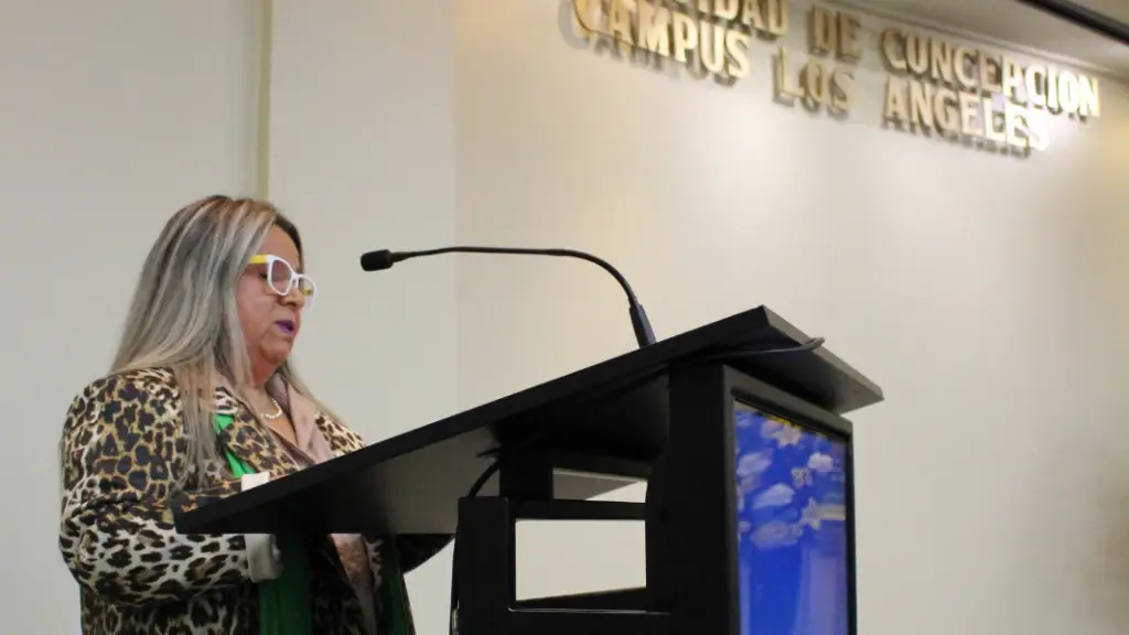 Gloria Chávez, realizó discurso en representación de quienes se acogieron a retiro en el presente periodo. | Universidad de Concepción