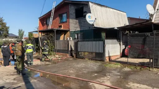 Incendio afectó casa en Villa Los Historiadores de Los Ángeles: vecinos ayudaron a rescatar mascotas