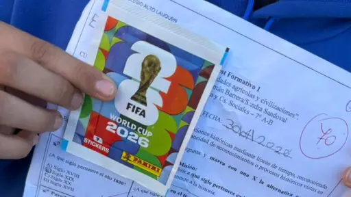 La actividad de intercambio de láminas del Mundial promueve el rendimiento escolar en niños
