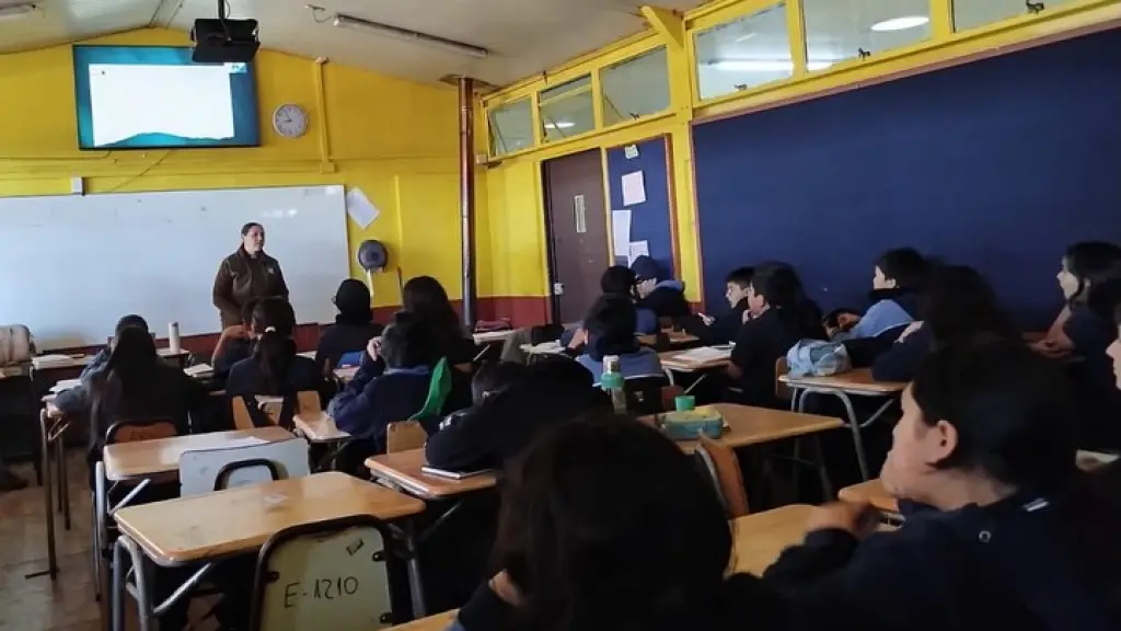 Charla de Carabineros a estudiantes, Municipalidad de Santa Bárbara