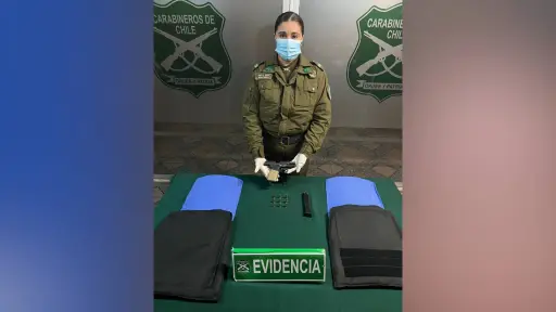 Persecución policial termina con tres detenidos y hallazgo de armamento en el sector poniente