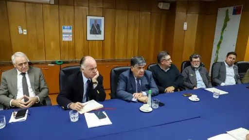 El país requiere una explicación: ministro Campos exige a Iansa aclarar suspensión de contratos remolacheros