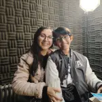 Martin junto a su mamá fue entrevistado en los estudios de radio San Cristóbal., La Tribuna
