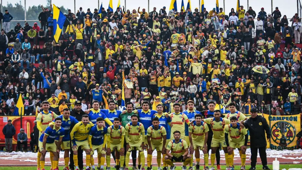 Orompello y América celebran en una jornada histórica para el fútbol amateur angelino, tras conquistar los títulos regionales de la Copa de Clubes Campeones en Coronel / La Tribuna
