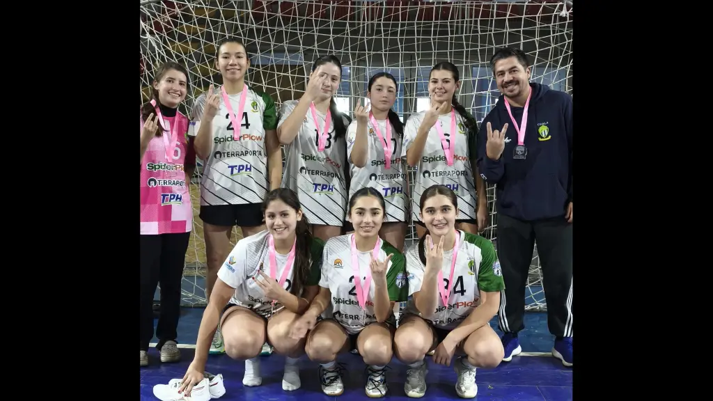 Jugadores de Cubla celebran su brillante participación en la Copa Biobío 2026, La Tribuna