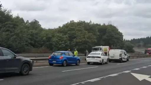 Colisión múltiple involucra a cinco vehículos en la Ruta 5 Sur a la altura de Salto del Laja