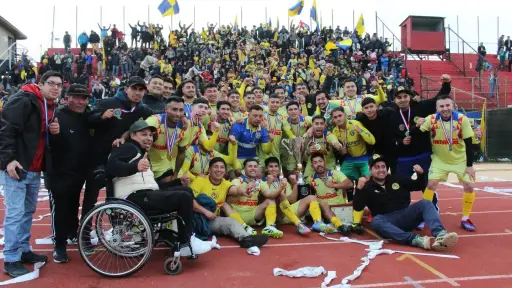 Orompello desafió la adversidad y se coronó campeón regional senior en una final inolvidable
