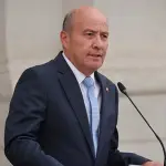 El sondeo mostró que Quiroz no solo figura entre los ministros más conocidos del gabinete, sino que además concentra un amplio liderazgo en términos de influencia política al interior del Gobierno., Aton