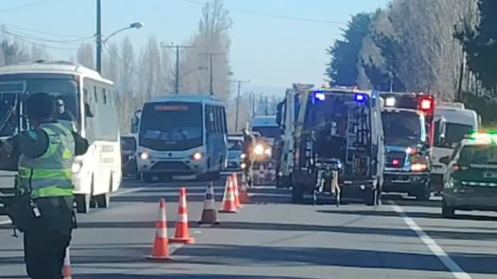AHORA: 11 niños y cuatro adultos lesionados deja colisión de furgón escolar en Laja , Cedida