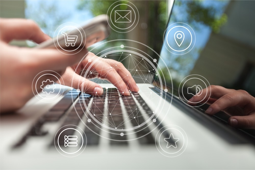 Especialmente en productos tecnológicos y servicios, es fundamental revisar las condiciones de financiamiento. / Shutterstock
