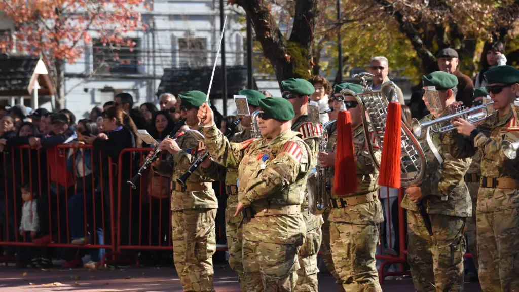 Desfile escolar del Día de las Glorias Navales en Los Ángeles | 
