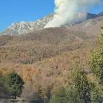 Equipos de emergencia y recursos de Conaf fueron destinados al sector de Quillaileo tras el incendio forestal reportado en la comuna de Santa Bárbara., Municipalidad de Santa Bárbara