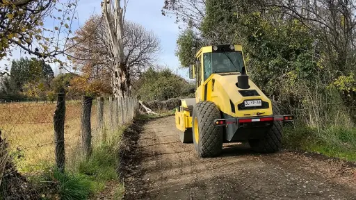 Realizan mejoramiento de caminos rurales en sector Chacayal de Los Ángeles