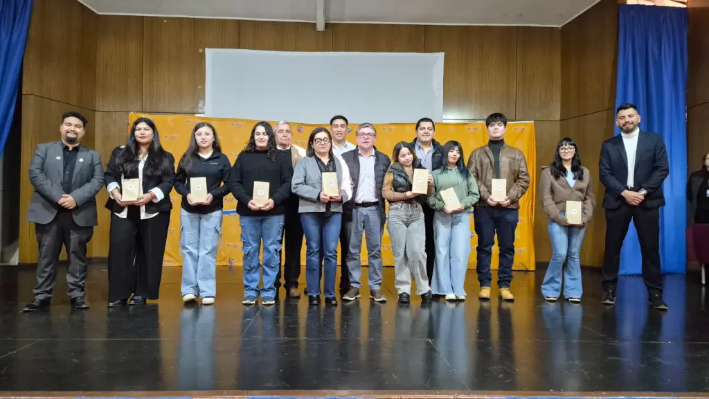 Municipalidad de Negrete entregó Beca Municipal a 320 estudiantes de educación superior, Municipalidad de Negrete