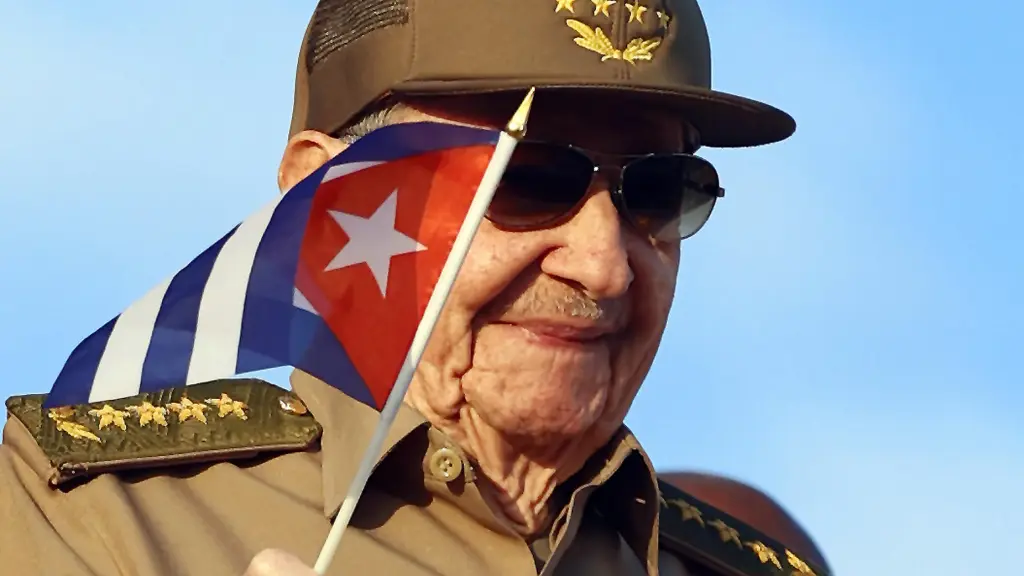 Fotografía de archivo del expresidente de Cuba Raúl Castro,  EFE/ Ernesto Mastrascusa