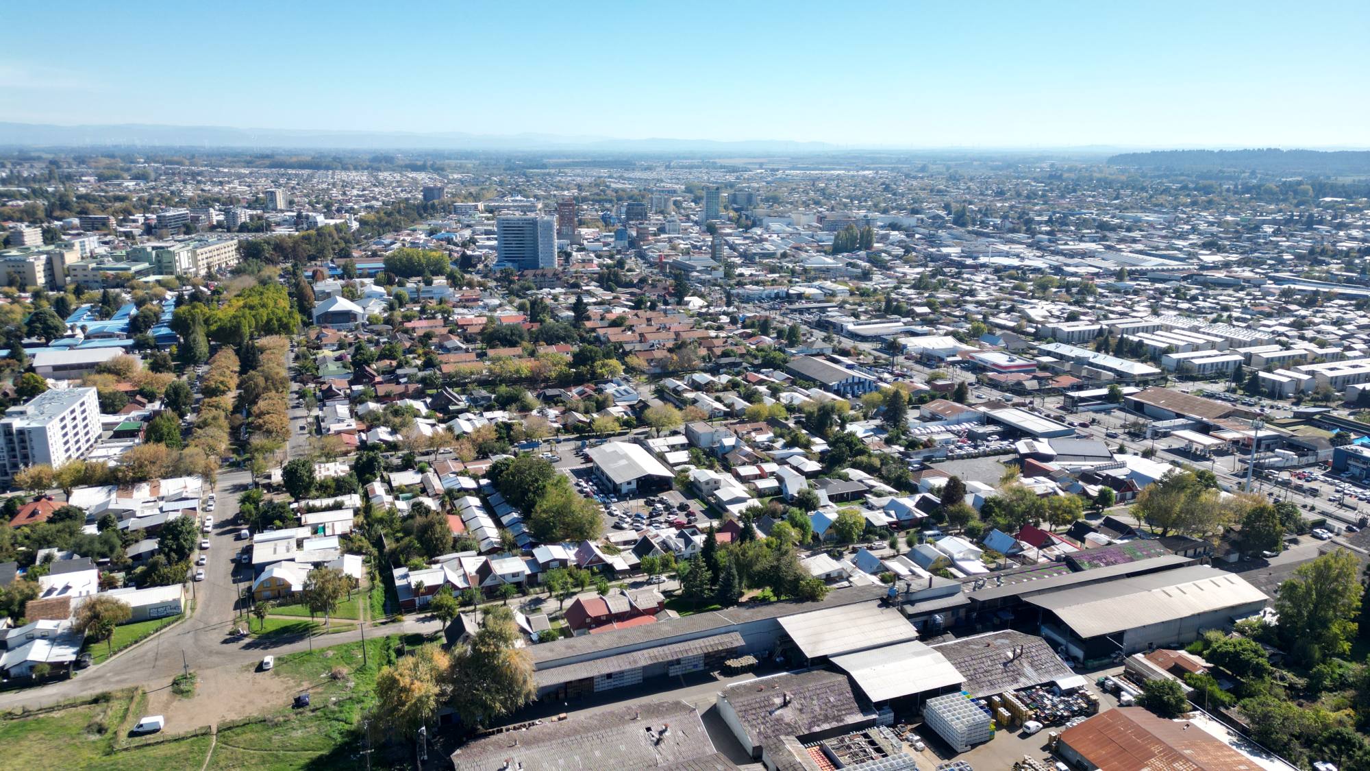 Tras muerte de niños en caídas desde edificios: Senado aprueba "Ley Valentín" para exigir medidas de protección