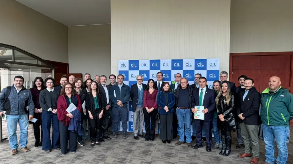 El encuentro oficial de lanzamiento del Centro de Información Láctea (CIL) realizado en Osorno, congregó a autoridades, representantes de instituciones, empresas y productores lecheros.