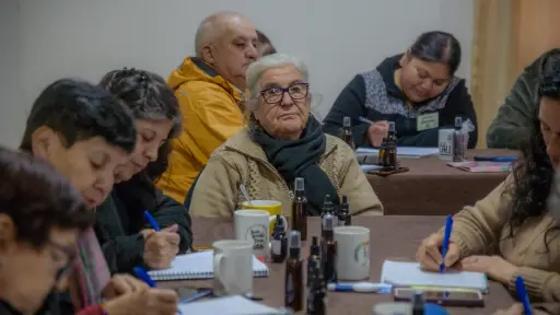 Vecinos de Santa Fe rescatan saber ancestral a través de taller de hierbas medicinales