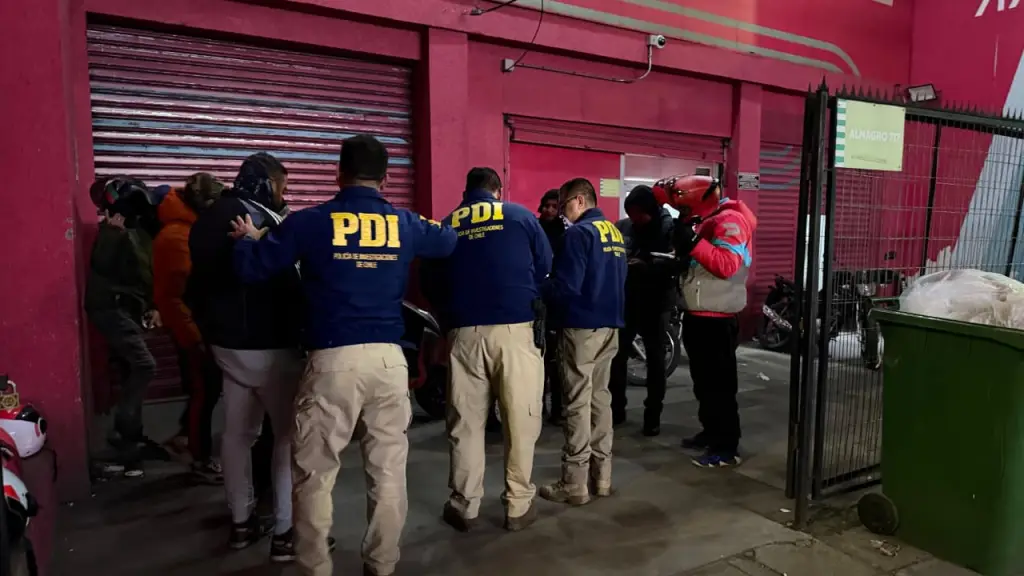 Fisclización migratoria en Los Ángeles, PDI