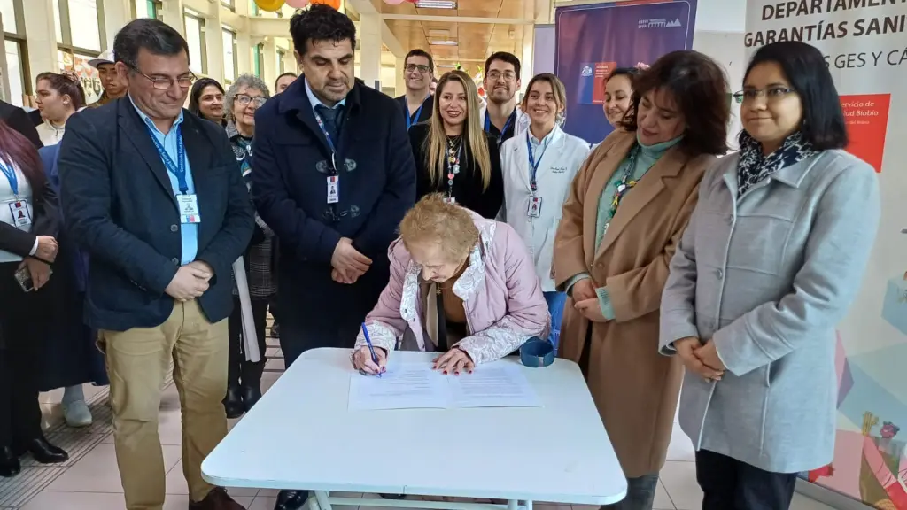 La firma del convenio permitirá implementar una serie de medidas orientadas a fortalecer el buen trato, la accesibilidad y la atención integral a personas mayores., La Tribuna